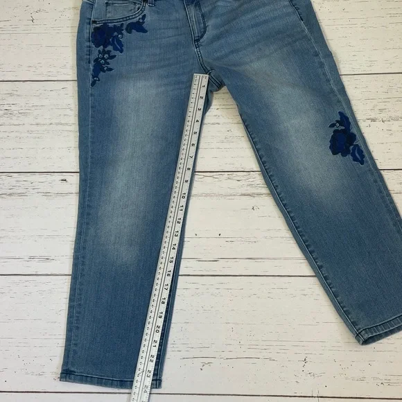 Sonoma Embroidered Mid Rise Capri/Cropped Jeans, size 12, NWT - Picture 16 of 16
